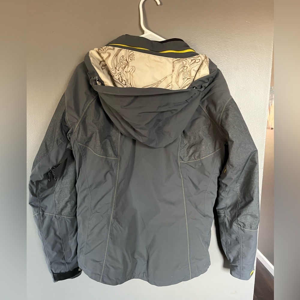 Mountain Hardware Winter Jacket - image 5